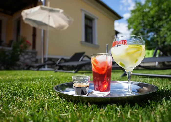 Varkert Deluxe Apartmanhaz