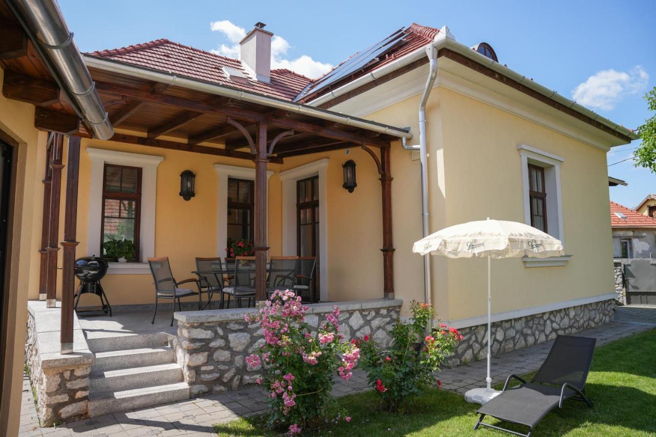 Varkert Deluxe Apartmanhaz Miskolc