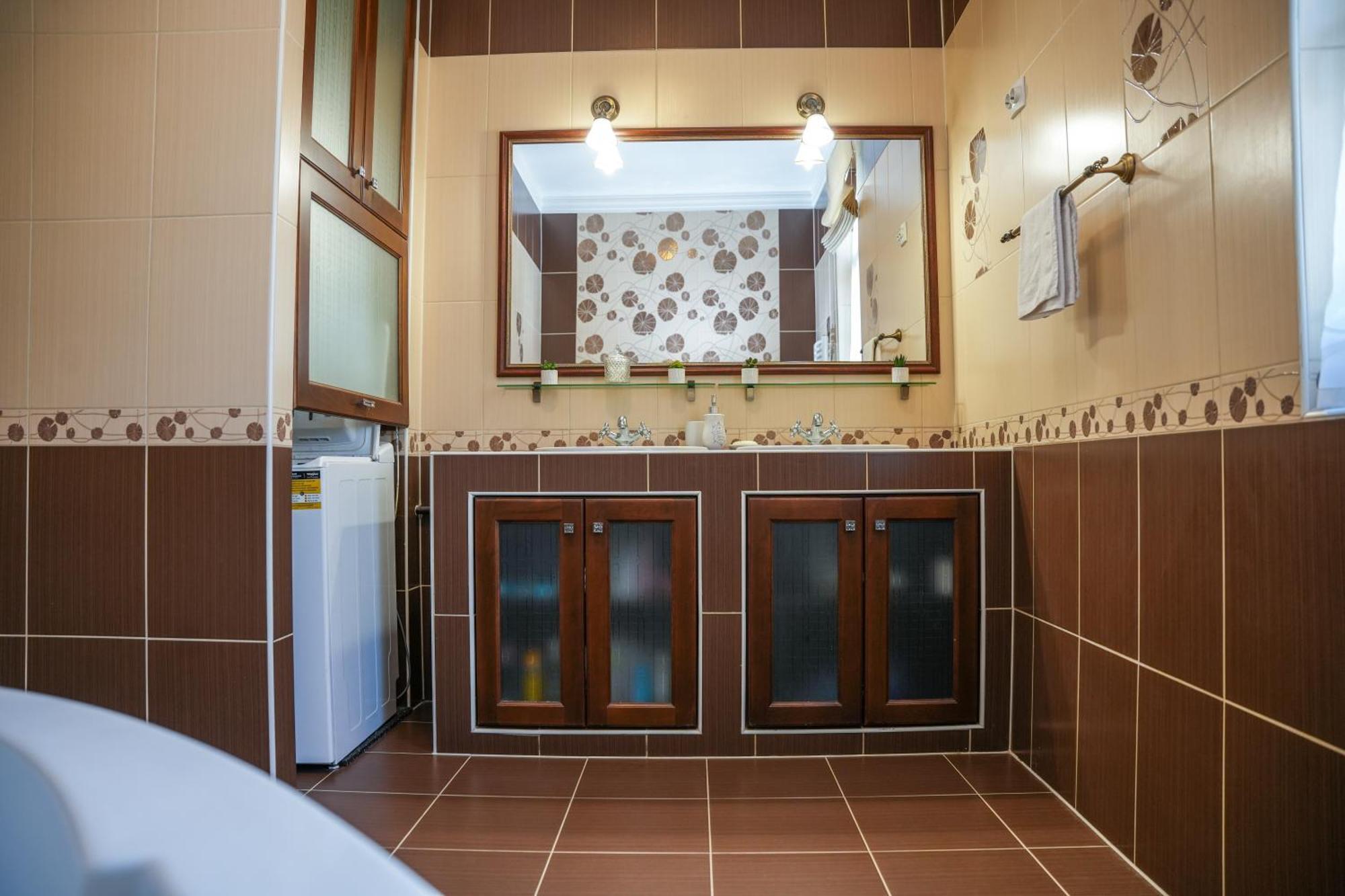 Varkert Deluxe Apartmanhaz *