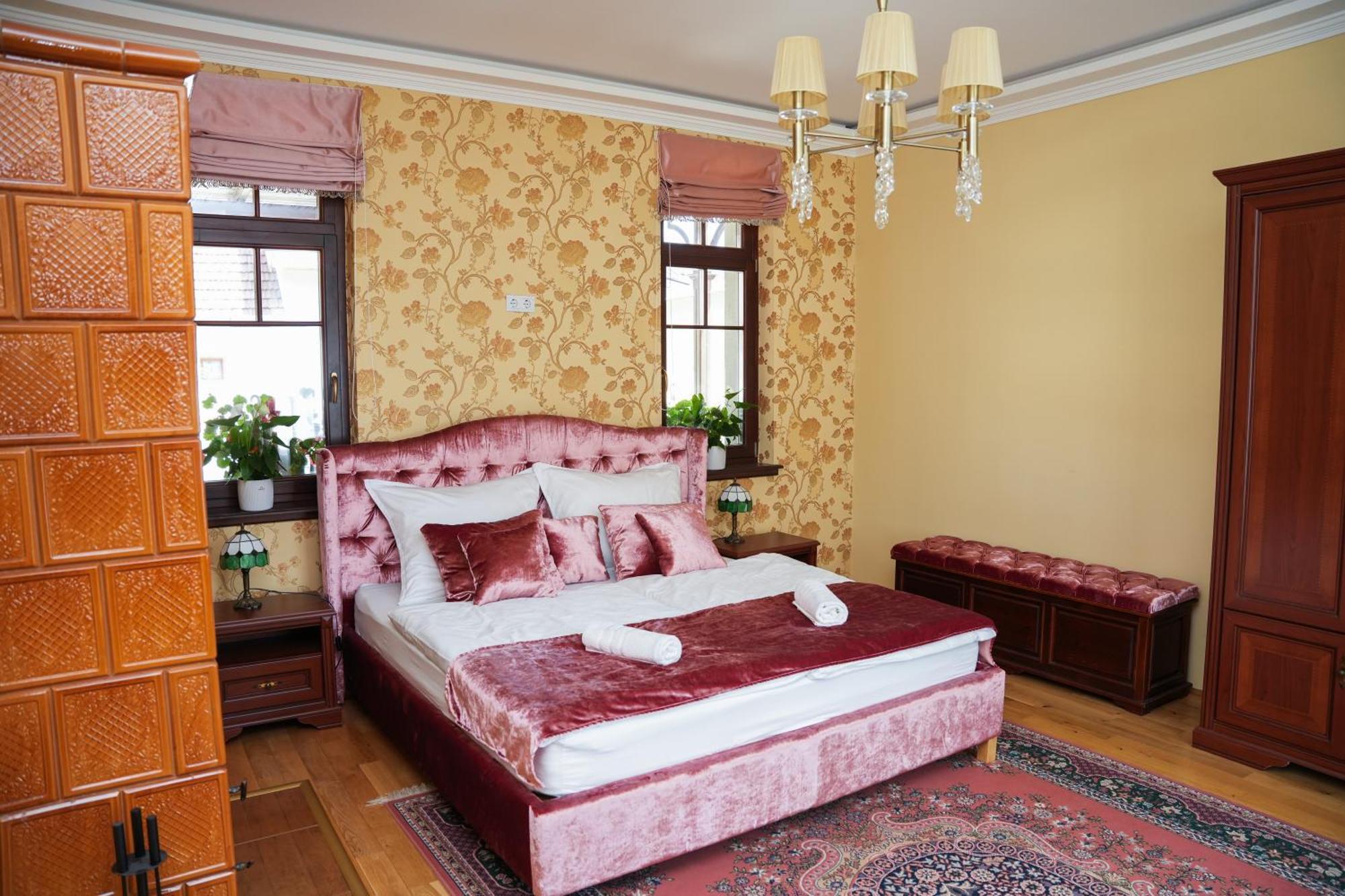 Varkert Deluxe Apartmanhaz Вілла Мішкольц