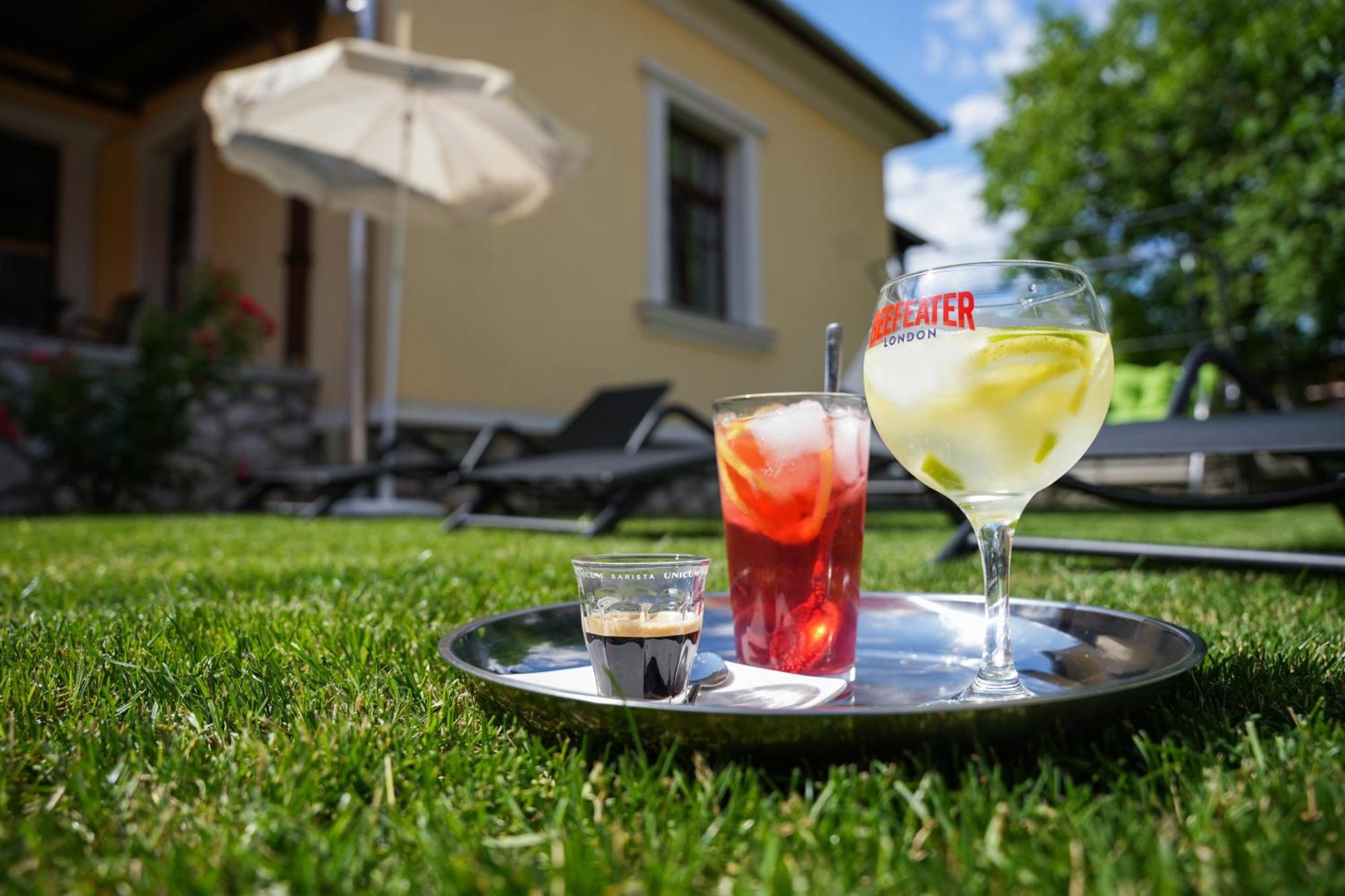 Varkert Deluxe Apartmanhaz Мішкольц